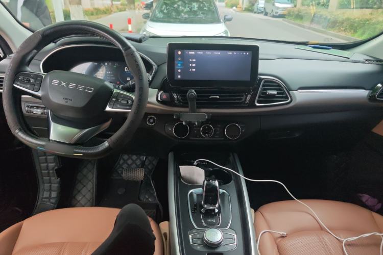 Used EXEED Lingyun 2020 1.6T Two-Wheel Drive Star Edition Center Console