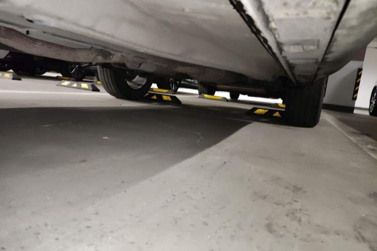 Used EXEED Lingyun 2020 1.6T Two-Wheel Drive Star Edition Chassis Front Left