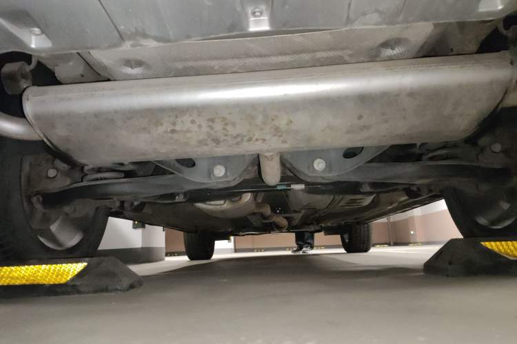 Used EXEED Lingyun 2020 1.6T Two-Wheel Drive Star Edition Chassis Rear