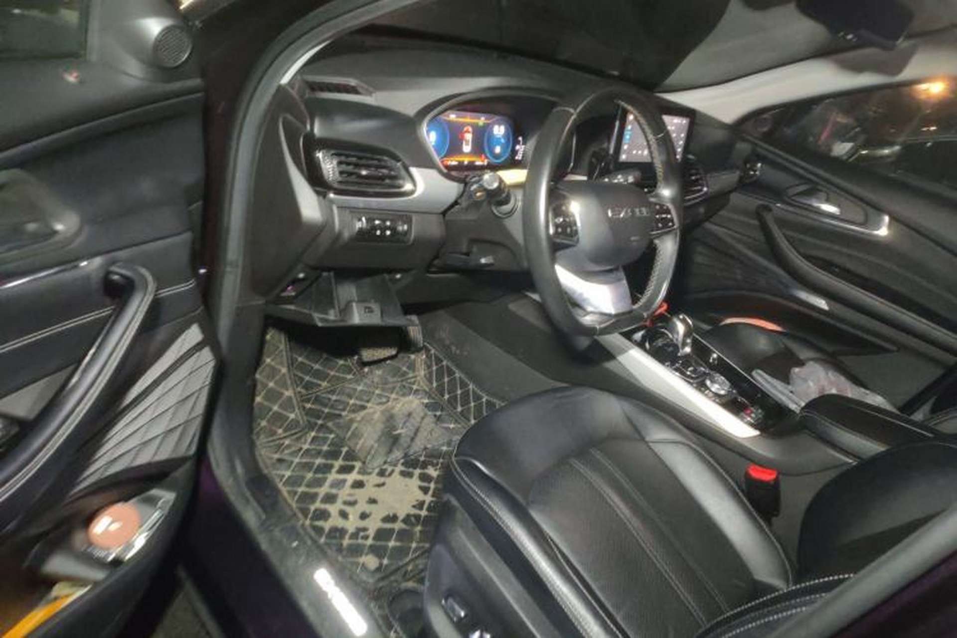 Used EXEED Lingyun 2020 1.6T Two-Wheel Drive Star Edition Driver Seat