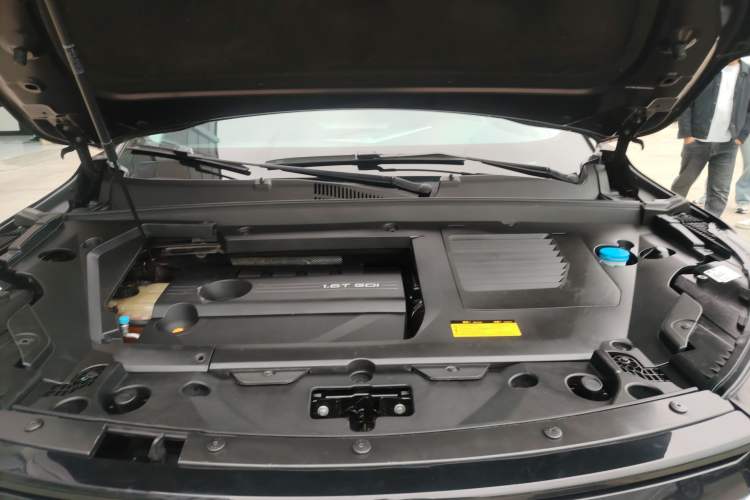 Used EXEED Lingyun 2020 1.6T Two-Wheel Drive Star Edition Engine Bay