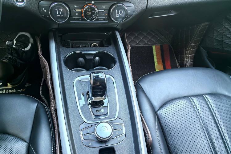 Used EXEED Lingyun 2020 1.6T Two-Wheel Drive Star Edition Gear Lever