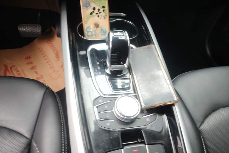 Used EXEED Lingyun 2020 1.6T Two-Wheel Drive Star Edition Gear Lever