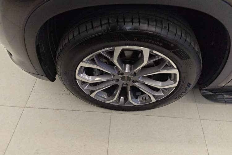 Used EXEED Lingyun 2020 1.6T Two-Wheel Drive Star Edition Left Front Wheel Hub