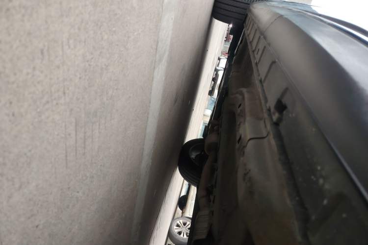 Used EXEED Lingyun 2020 1.6T Two-Wheel Drive Star Edition Left Side Sill