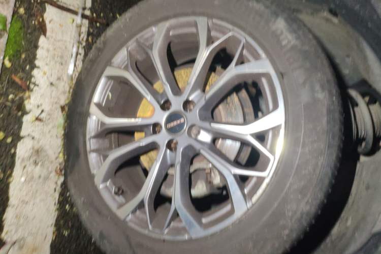 Used EXEED Lingyun 2020 1.6T Two-Wheel Drive Star Edition Right Front Wheel Hub