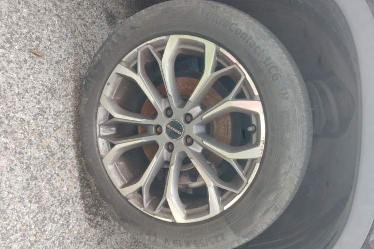 Used EXEED Lingyun 2020 1.6T Two-Wheel Drive Star Edition Right Front Wheel Hub