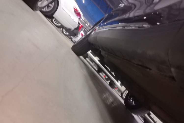 Used EXEED Lingyun 2020 1.6T Two-Wheel Drive Star Edition Right Side Sill