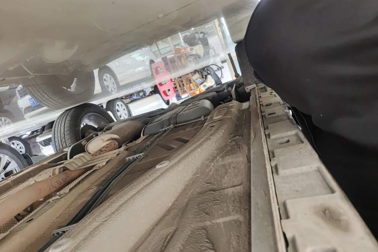 Used EXEED Lingyun 2020 1.6T Two-Wheel Drive Star Edition Right Side Sill