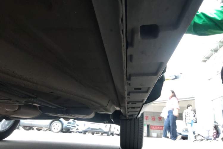 Used EXEED Lingyun 2020 1.6T Two-Wheel Drive Star Edition Right Side Sill