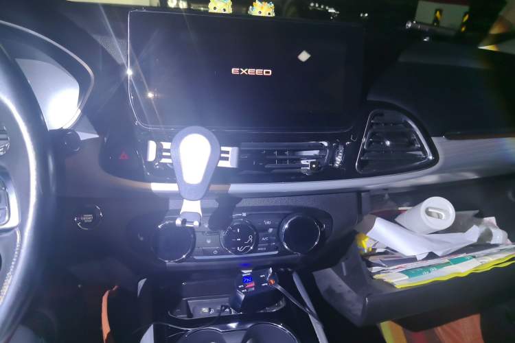 Used EXEED Lingyun 2020 1.6T Two-Wheel Drive Star Edition Audio And AC Panel