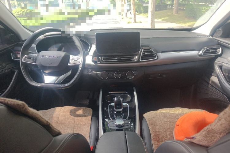 Used EXEED Lingyun 2020 1.6T Two-Wheel Drive Star Edition Center Console