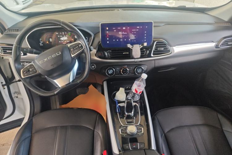Used EXEED Lingyun 2020 1.6T Two-Wheel Drive Star Edition Center Console