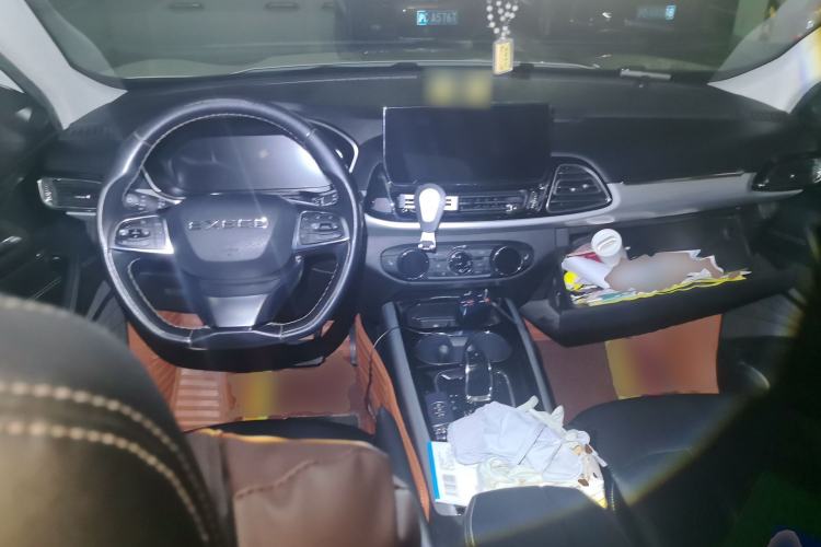 Used EXEED Lingyun 2020 1.6T Two-Wheel Drive Star Edition Center Console