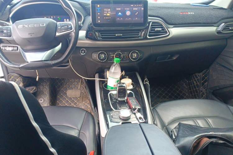 Used EXEED Lingyun 2020 1.6T Two-Wheel Drive Star Edition Center Console