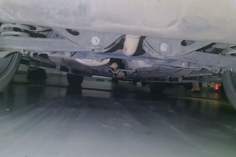 Used EXEED Lingyun 2020 1.6T Two-Wheel Drive Star Edition Chassis Rear