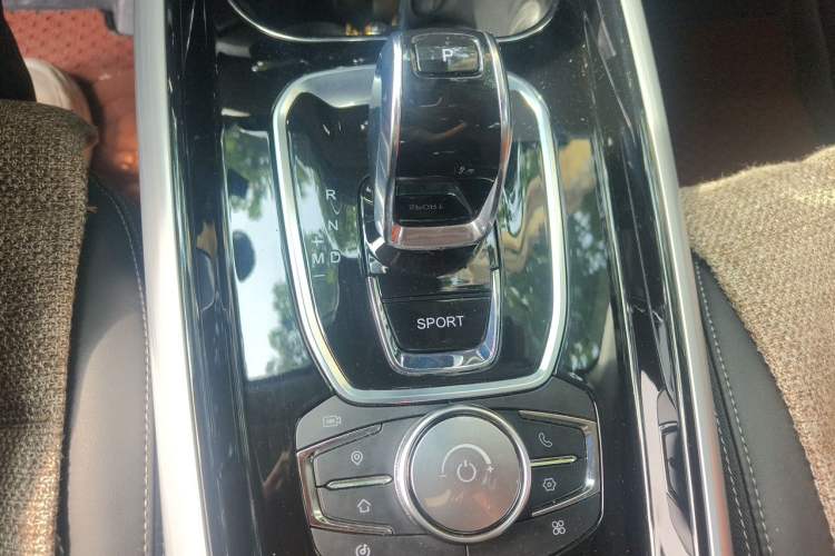 Used EXEED Lingyun 2020 1.6T Two-Wheel Drive Star Edition Gear Lever