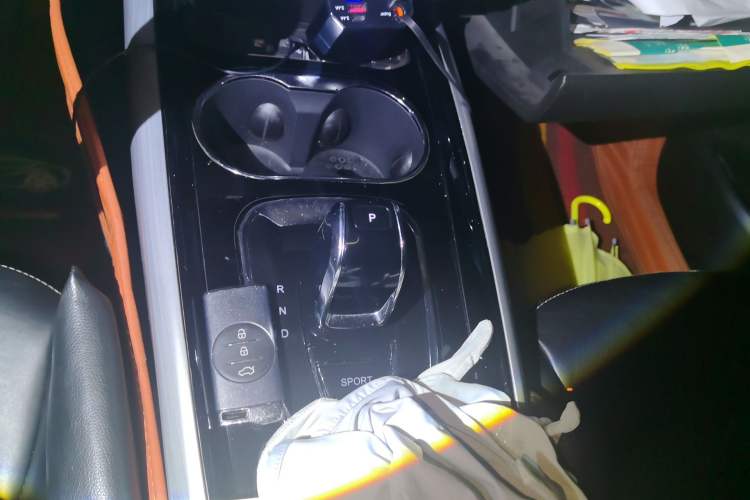 Used EXEED Lingyun 2020 1.6T Two-Wheel Drive Star Edition Gear Lever