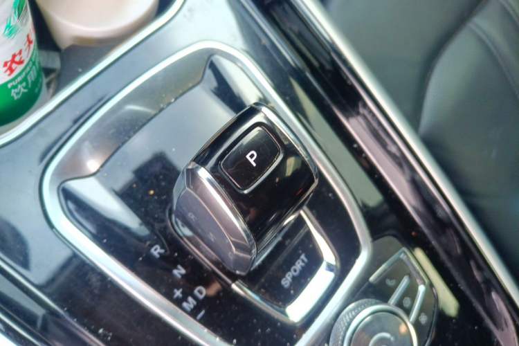 Used EXEED Lingyun 2020 1.6T Two-Wheel Drive Star Edition Gear Lever