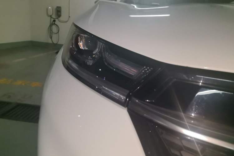 Used EXEED Lingyun 2020 1.6T Two-Wheel Drive Star Edition Right Front Headlight