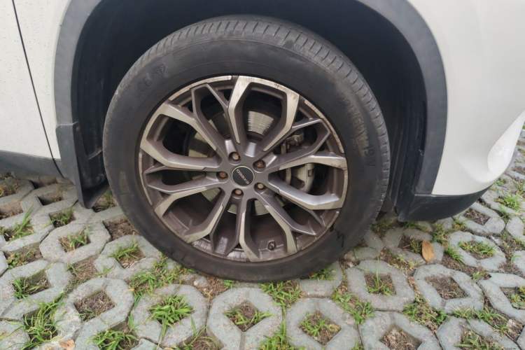 Used EXEED Lingyun 2020 1.6T Two-Wheel Drive Star Edition Right Front Wheel Hub