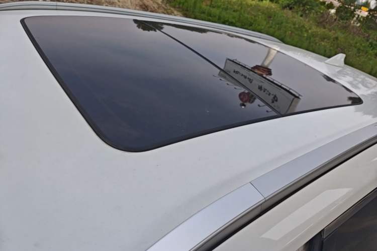 Used EXEED Lingyun 2020 1.6T Two-Wheel Drive Star Edition Roof