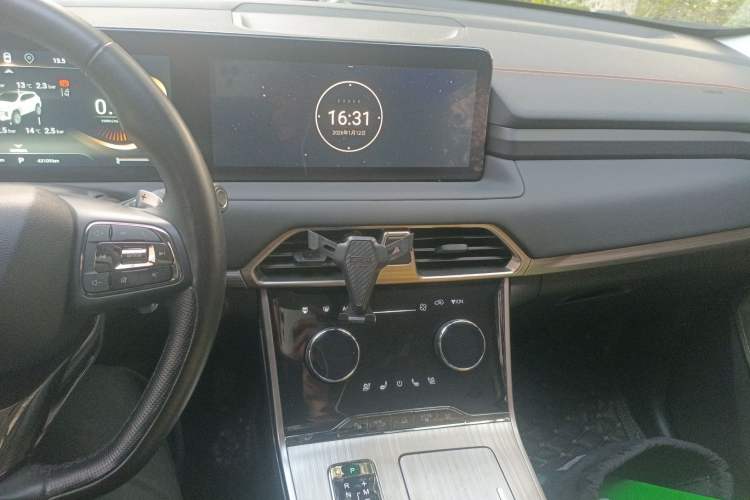 Used EXEED Lingyun 2021 290T Four-Wheel Drive Star Prestige Edition Audio And AC Panel