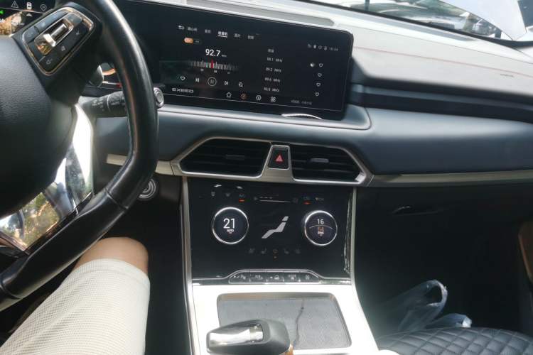 Used EXEED Lingyun 2021 400T Two-Wheel Drive Star Prestige Edition Audio And AC Panel