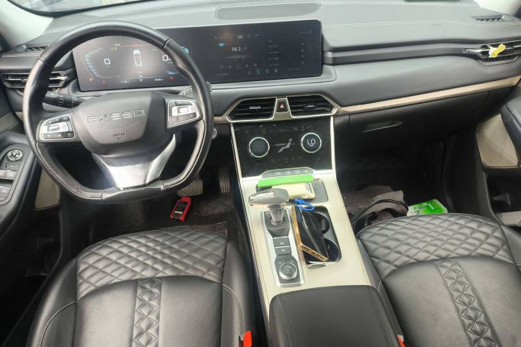 Used EXEED Lingyun 2021 400T Two-Wheel Drive StarRui PRO Edition Center Console