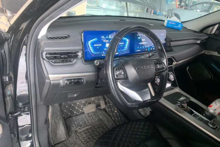 Used EXEED Lingyun 2021 400T Two-Wheel Drive StarRui Edition Center Console