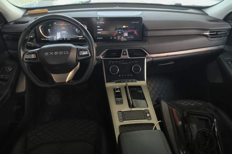 Used EXEED Lingyun 2021 290T Two-Wheel Drive Starry Edition Center Console