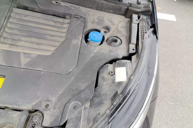 Used EXEED Lingyun 2021 290T Two-Wheel Drive Star Edition Engine Bay Left
