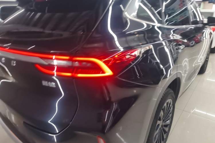 Used EXEED Lingyun 2021 290T Two-Wheel Drive Starry Edition Exterior 3