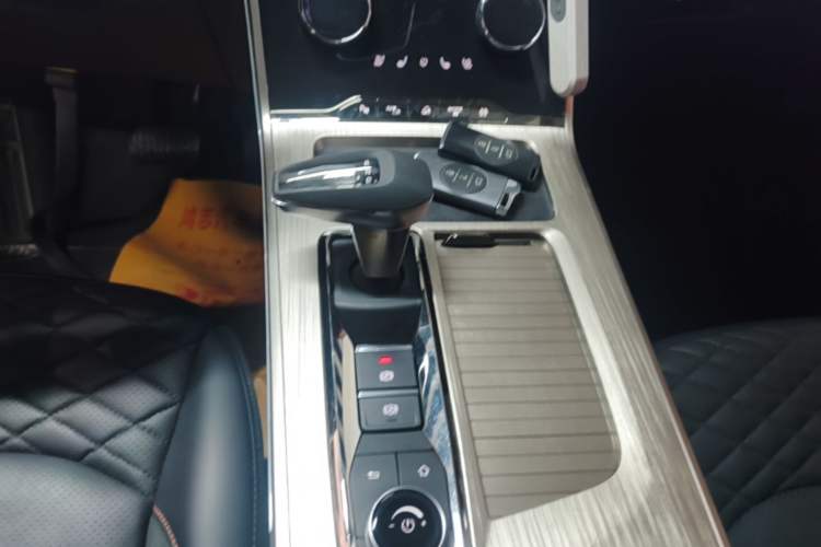 Used EXEED Lingyun 2021 400T Four-Wheel Drive Star Prestige Edition Gear Lever