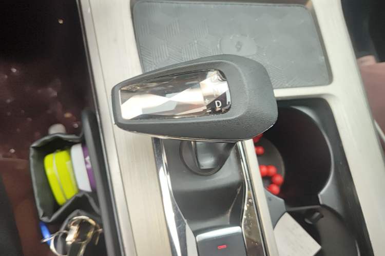 Used EXEED Lingyun 2021 400T Two-Wheel Drive StarRui PRO Edition Gear Lever