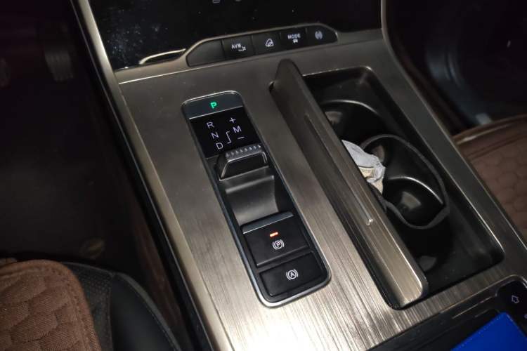 Used EXEED Lingyun 2021 290T Two-Wheel Drive Starry Edition Gear Lever