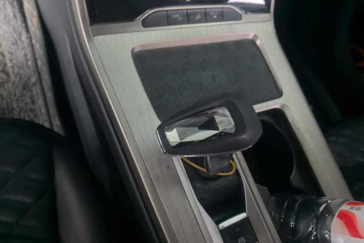 Used EXEED Lingyun 2021 400T Two-Wheel Drive StarRui Edition Gear Lever