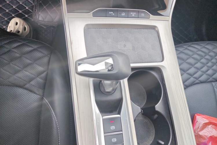 Used EXEED Lingyun 2021 400T Two-Wheel Drive StarRui PRO Edition Gear Lever