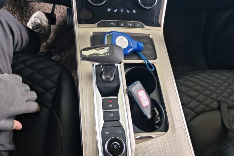 Used EXEED Lingyun 2021 400T Two-Wheel Drive StarRui PRO Edition Gear Lever