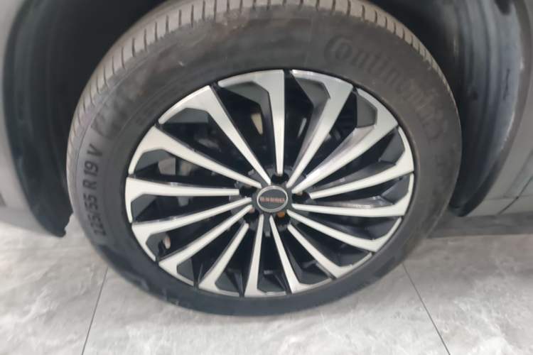 Used EXEED Lingyun 2021 400T Four-Wheel Drive Star Prestige Edition Left Front Wheel Hub