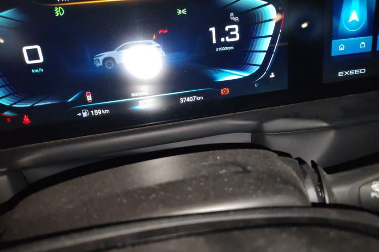 Used EXEED Lingyun 2021 290T Two-Wheel Drive Starry Edition Odometer Close Up