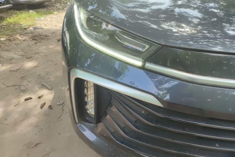 Used EXEED Lingyun 2021 290T Two-Wheel Drive Star Edition Right Front Headlight