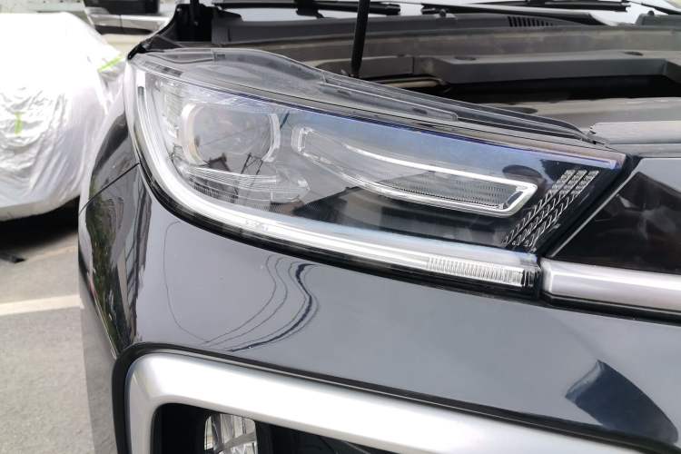 Used EXEED Lingyun 2021 290T Two-Wheel Drive Star Edition Right Front Headlight