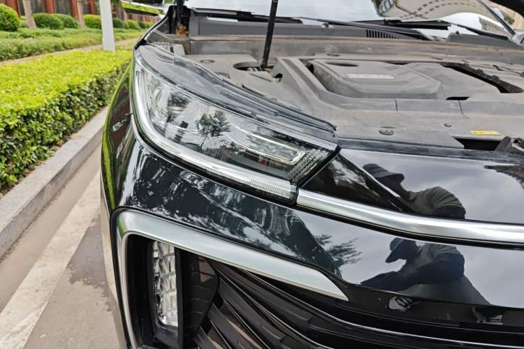 Used EXEED Lingyun 2021 400T Two-Wheel Drive StarRui PRO Edition Right Front Headlight