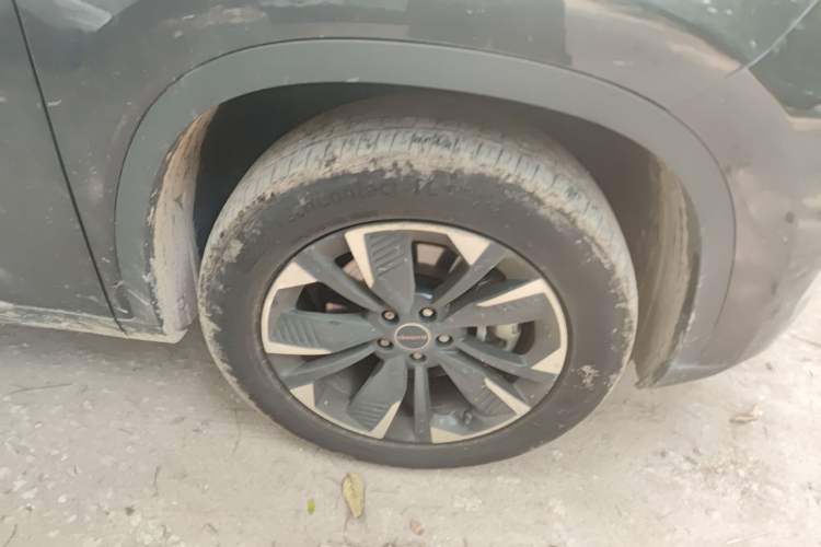 Used EXEED Lingyun 2021 290T Two-Wheel Drive Star Edition Right Front Wheel Hub