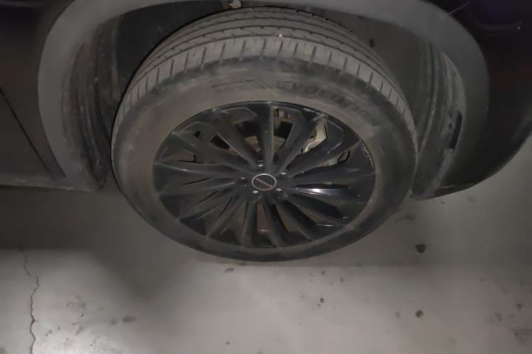 Used EXEED Lingyun 2021 290T Two-Wheel Drive Starry Edition Right Front Wheel Hub