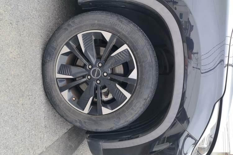 Used EXEED Lingyun 2021 290T Two-Wheel Drive Star Edition Right Front Wheel Hub