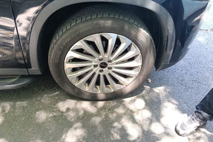Used EXEED Lingyun 2021 290T Two-Wheel Drive Starry Edition Right Front Wheel Hub