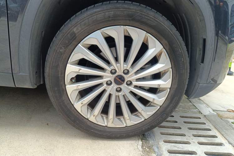 Used EXEED Lingyun 2021 290T Two-Wheel Drive Starry Edition Right Front Wheel Hub