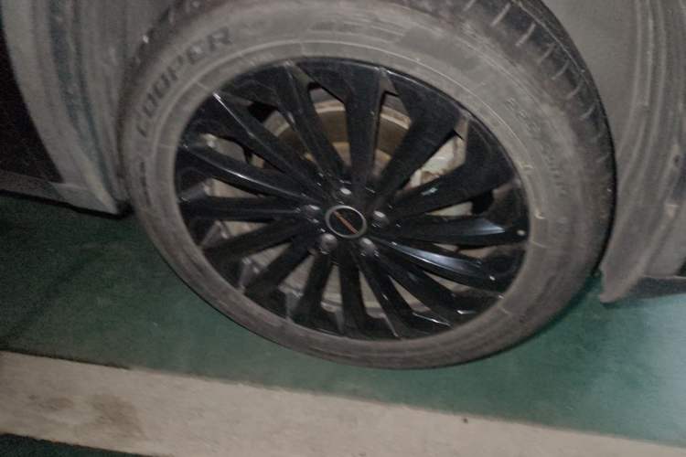 Used EXEED Lingyun 2021 290T Two-Wheel Drive Starry Edition Right Front Wheel Hub
